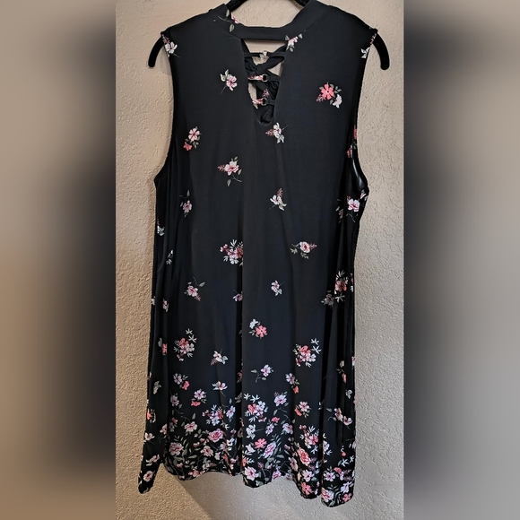 No Boundaries Dresses & Skirts - No Boundaries XXL Floral Sleeveless Black Dress With Neck Tie